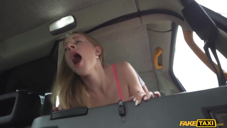 Quick Fuck Before The Festival With Nikki Riddle_main_thumbnail