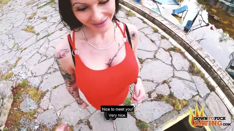 Public Fucking Is All She Needs - Julia Exclusiv_main_thumbnail