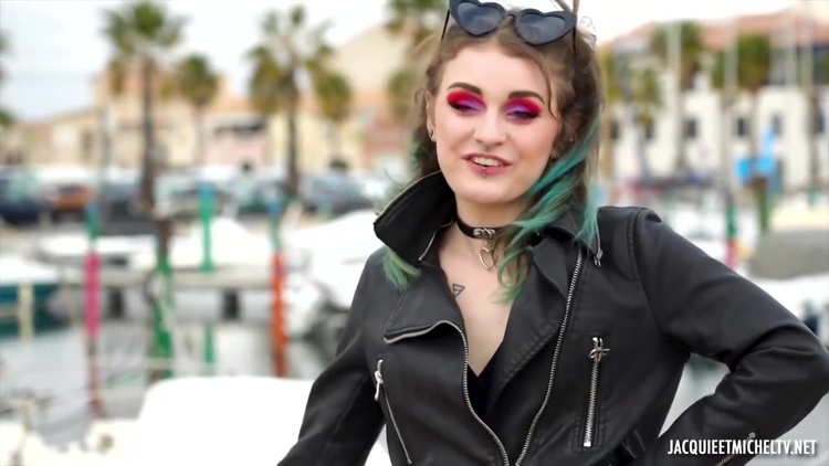 Trixy Got Used To The Camera!_main_thumbnail