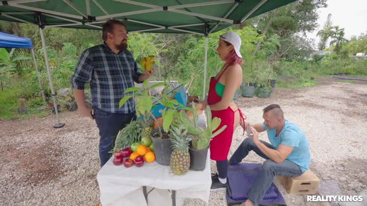 Fresh Corn / 27.4.2022 With Peter Fitzwell And Roxie Sinner_main_thumbnail