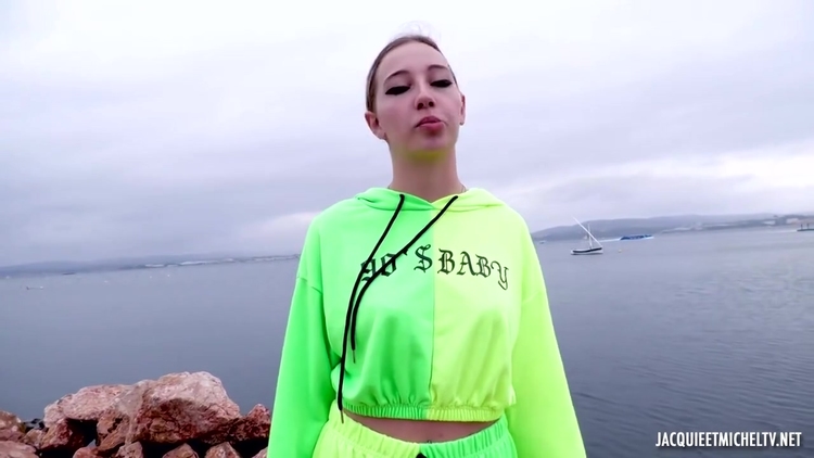 Queen Is Already Anticipating The Rest Of Her Adventures_main_thumbnail