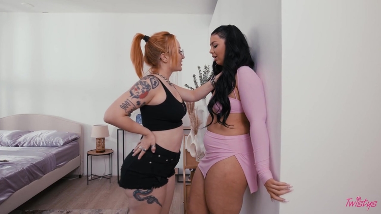 Emma Magnolia, Holly Day - One On The House_main_thumbnail