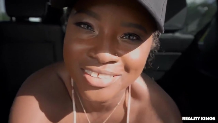 Parking Hot With Naomi Foxxx_main_thumbnail