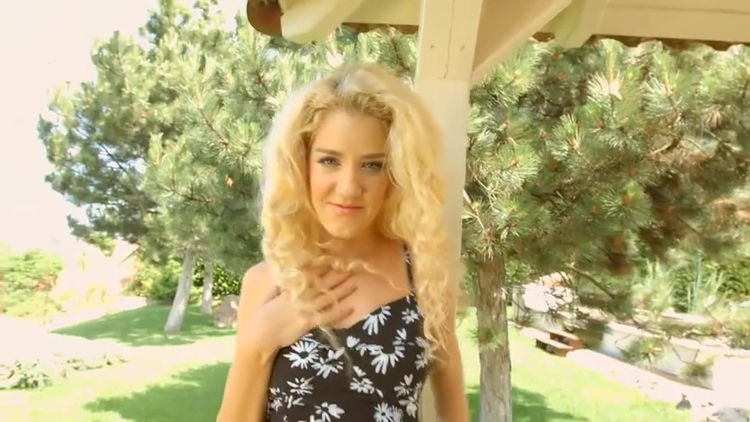 Monique Woods_main_thumbnail