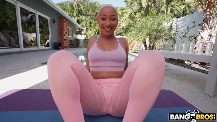 New Thick Ass Daphne Big Booty Covered In Oil (06-02-2023)_main_thumbnail