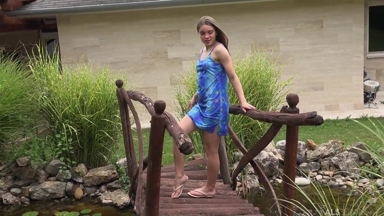 Evelina Darling And Gina Gerson - Braces To Bracelet_main_thumbnail