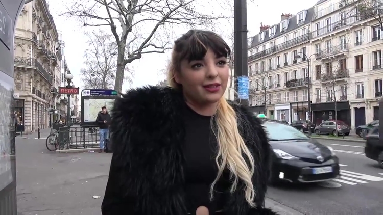 Au Fond De Mon Trou Damaris, Lily, Naomie_main_thumbnail