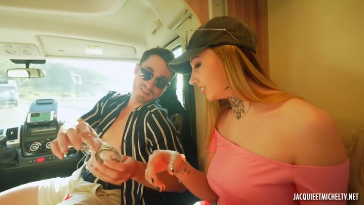 Swamebus Extravagance At The Heart Of Queen And Lias Concerns!_main_thumbnail