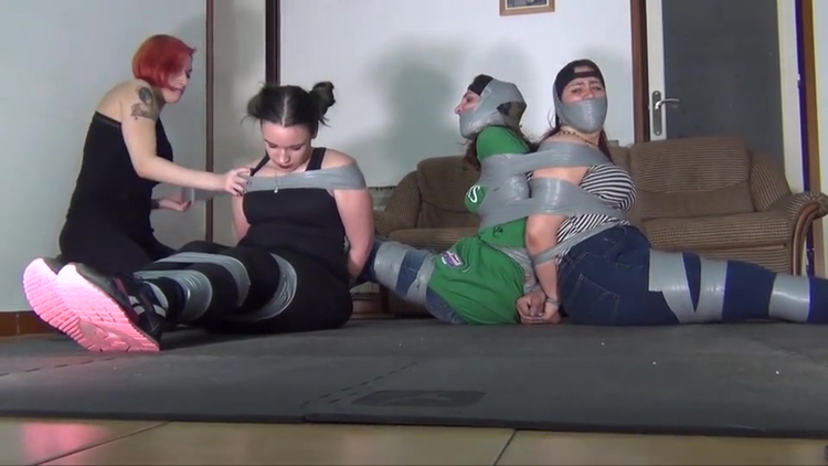 Amateur Girs Taped Barefoot_main_thumbnail