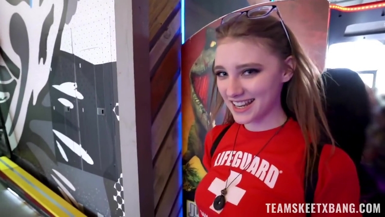 Flashing Makes Her Horny - Teamskeetxbang_main_thumbnail