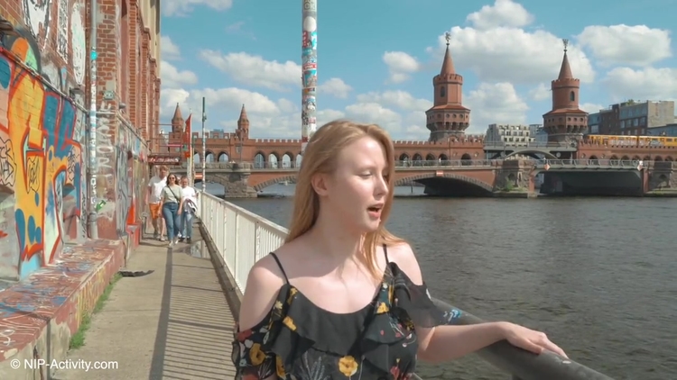 Cora - Walking Nude In Public_main_thumbnail