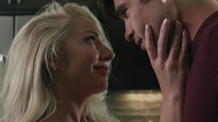 Milf Gets Her Lucky Anal Creampie_main_thumbnail