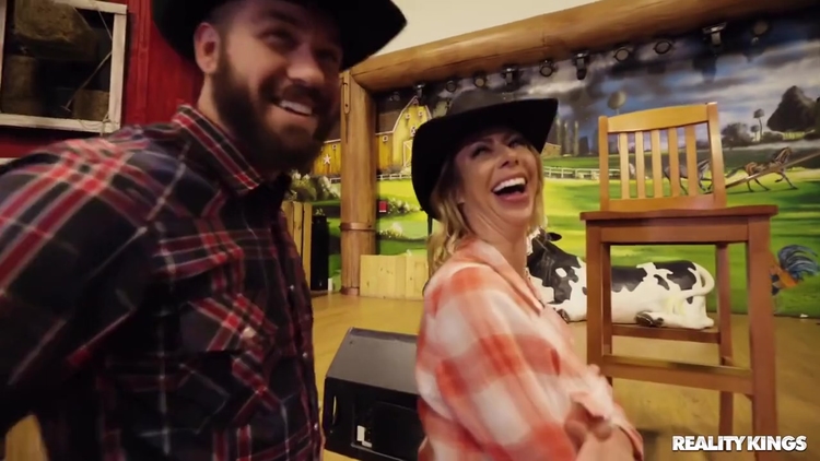 Chad White Alexis Fawx Honey Tonk Hottie 23.5.2020_main_thumbnail