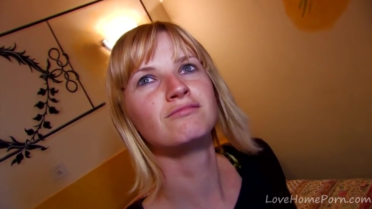 Angelic Blonde Is A Devil In The Sack_main_thumbnail