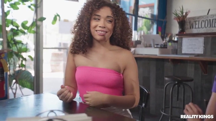 Willow Ryder & Jade Kimiko College Babe Gets Cafe Au Laid_main_thumbnail