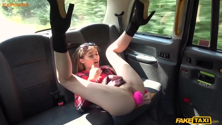 Rhiannon Ryder - Deepthroat Hard Sex And Anal Play I_main_thumbnail