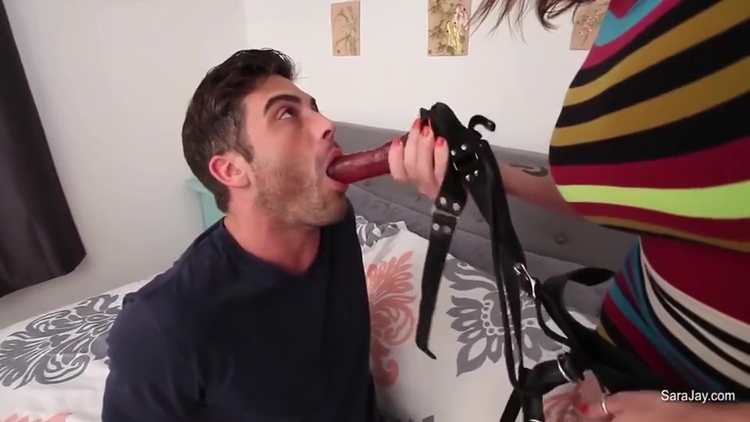 Sara Gets Humped By Dude And She Fucks Him Back_main_thumbnail