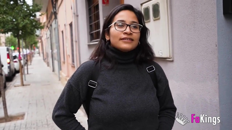 Lana Villafuerte - Ganar Dinero Y Tener Sexo? Ponla A Prueba!!! La Pechugona Lana_main_thumbnail