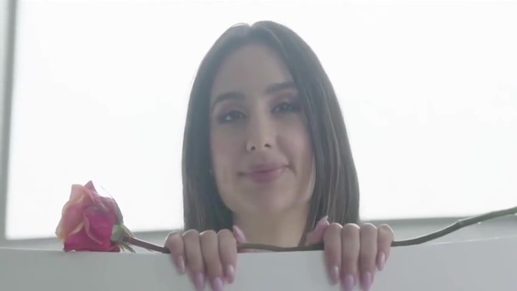 Braylin Bailey & Eliza Ibarra - Red Roses_main_thumbnail