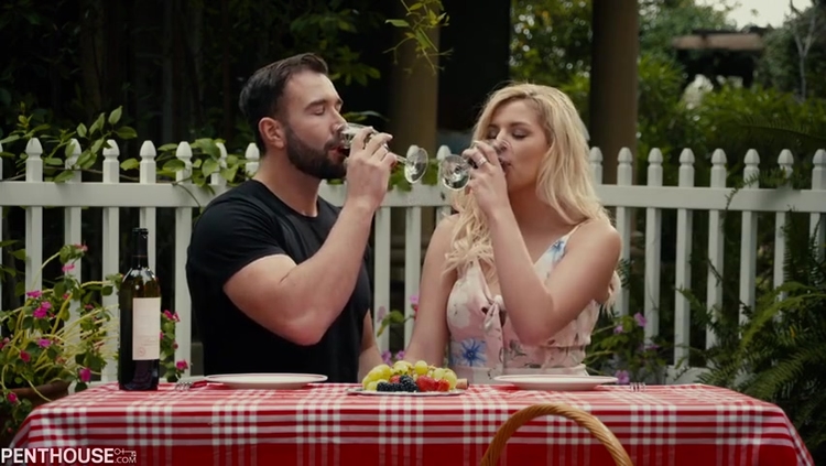 Sophia Lux Horny teen 18+_main_thumbnail