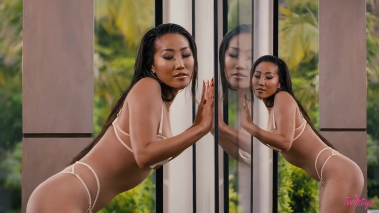 Jennie Rose - Totm - Boss Babe_main_thumbnail