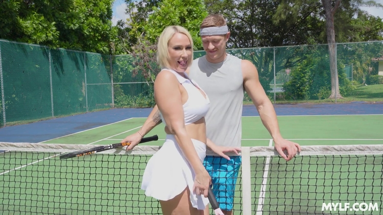 Tennis Is Not Boring With Her_main_thumbnail