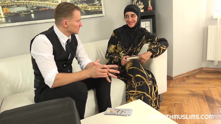Aramix Sweet Soman In Hijab Tried On Salesmans Dick_main_thumbnail