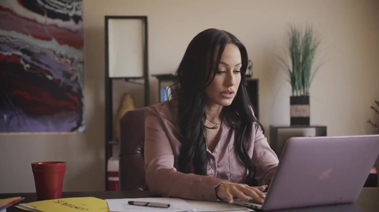 Stepson Wanted To Relax And Fucked Gorgeous Step mother Jennifer White_main_thumbnail