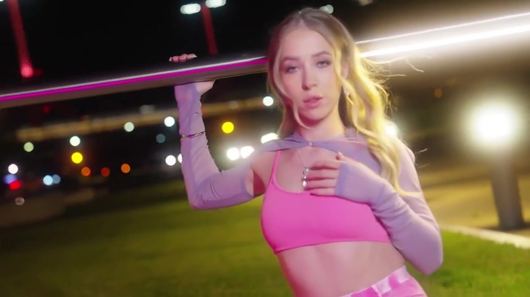 A Cute Girlfriend Is Not Averse To Trying Anal Penetration_main_thumbnail