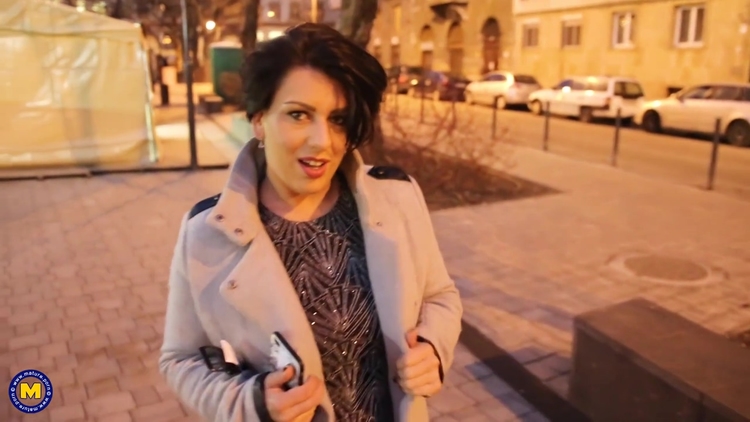 Aisha Bahadur Mature Big Butt_main_thumbnail