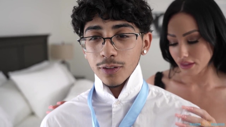 Stepmoms Little Black Dress Jennifer White, Diego Perez_main_thumbnail