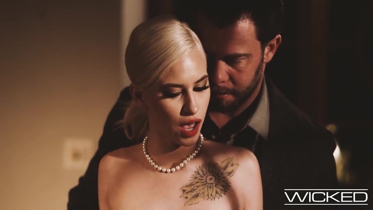 Petite Blond Hair Babe Small Tittied Babe Gets In Gr_main_thumbnail