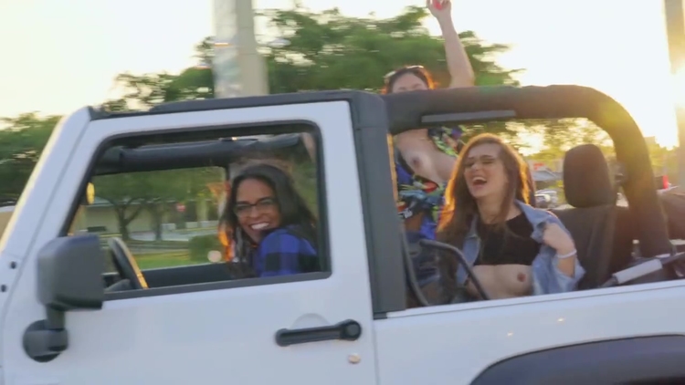 Stunning Lesbos Outdoor Threesome Sex Clip_main_thumbnail