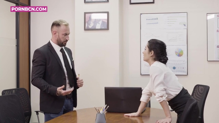 Sara Stone_main_thumbnail