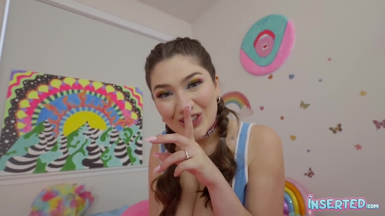 Naughty Babe Alyx Star Has A Magic Flower_main_thumbnail