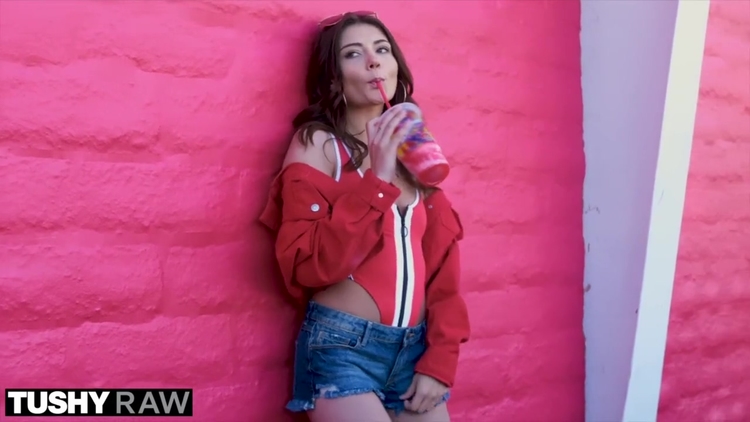 Adria Rae Needs To Have Her Arse Stretched_main_thumbnail