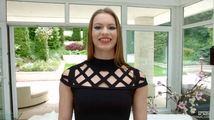 Russian Ballerina Does The Anal-split!_main_thumbnail