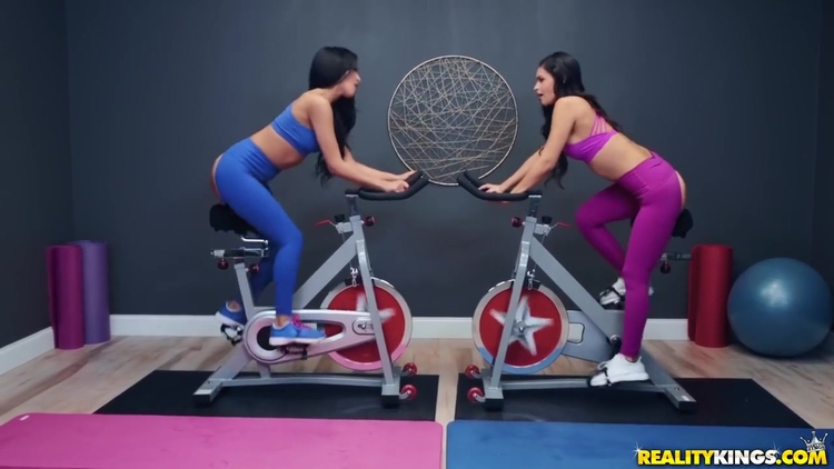 Latina Babes Sophia Leone And Katana Kombat Go Lesbian_main_thumbnail