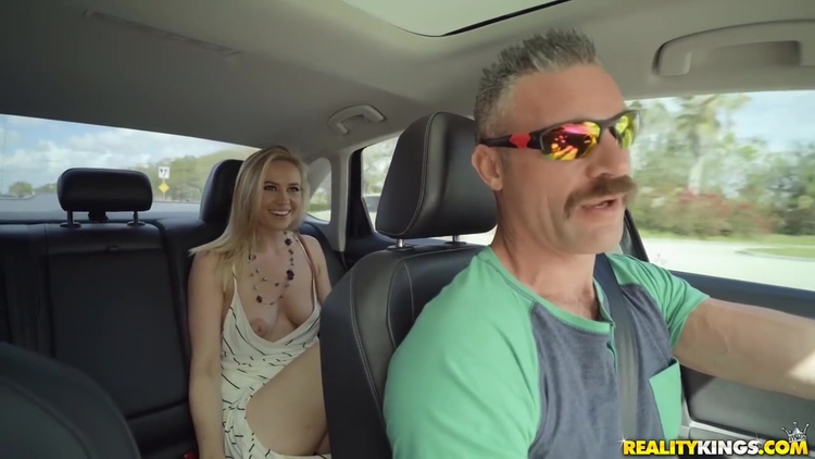 Gorgeous Addie Andrews Hardcore Sex Video_main_thumbnail