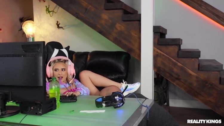 Perverted Jessie Saint Crazy Xxx Video_main_thumbnail