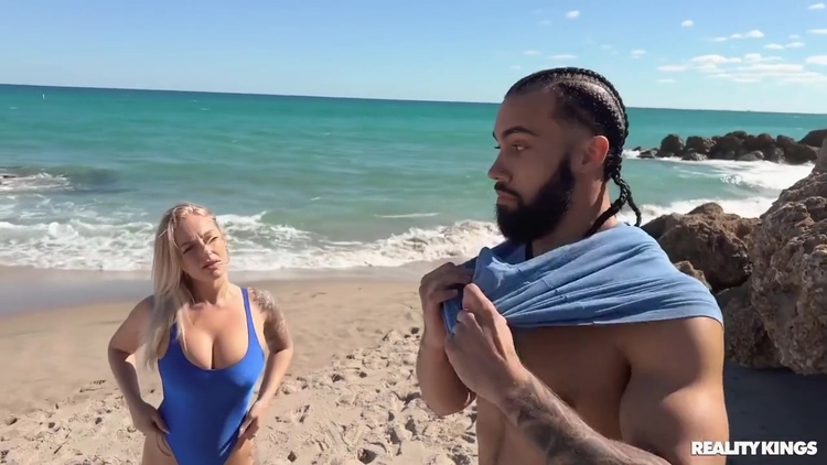 Horny Cougar Whore Elana Bunnz Adult Clip_main_thumbnail