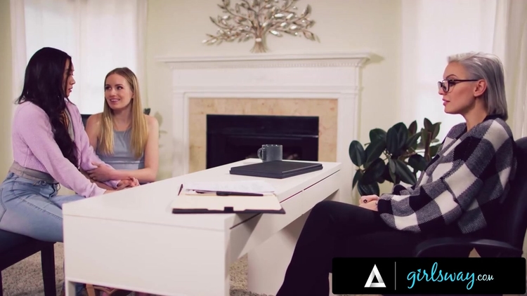 Sex Therapist Gives Lesbian Clients Anal_main_thumbnail