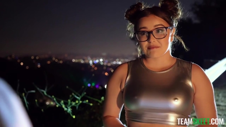 Leana Lovings - Fuck Like A Star_main_thumbnail