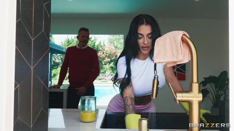 Wifes Sis Dishes Out Her Tits - The Official Egypt_main_thumbnail