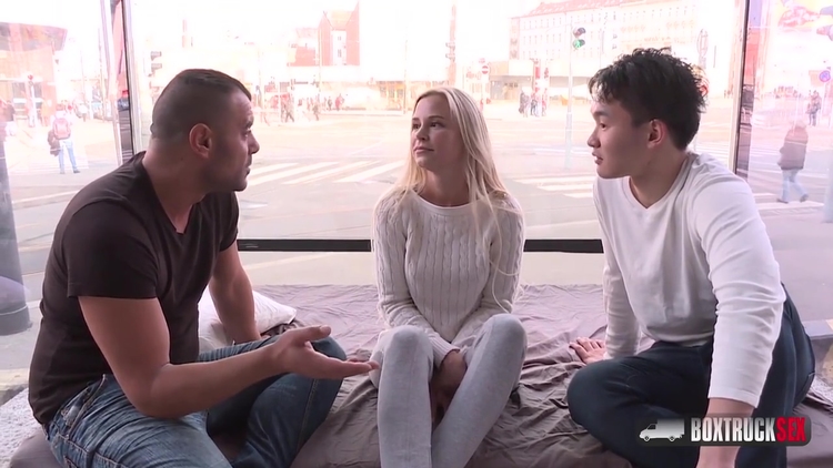 Is Curious About Our Massage Studio [pornseed ]_main_thumbnail