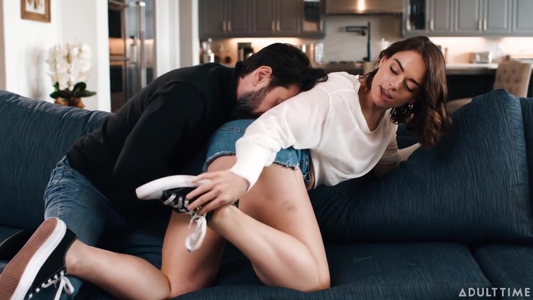 Her Ex - Friends Boyfriend - Sophia Burns_main_thumbnail