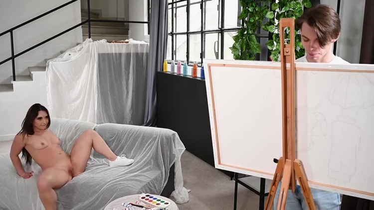 Sara Shows Off Her Ass-ets_main_thumbnail