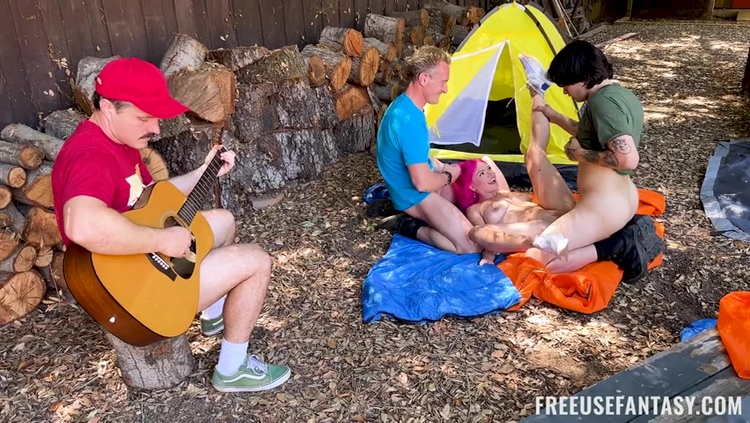 Gracie Gates - Camper Cutie Bathed In Cum_main_thumbnail