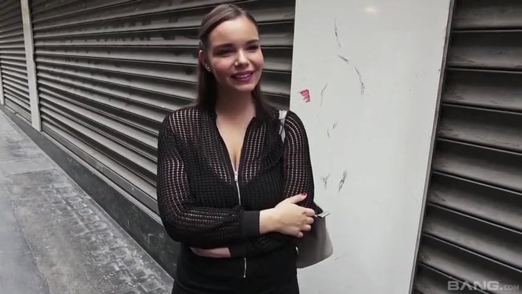 Sofia Lee - Fuck My Curvy Ass_main_thumbnail