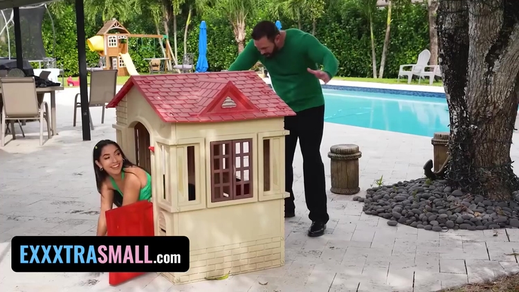 Mischievous Little Darling Madison Is Celebrating St. Patricks Day With Her Boyfriend_main_thumbnail